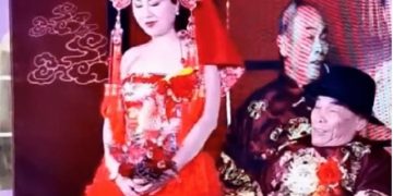 贵州80岁老中医坐轮椅迎娶42岁新娘 婚礼策划：新郎新娘是很恩爱的